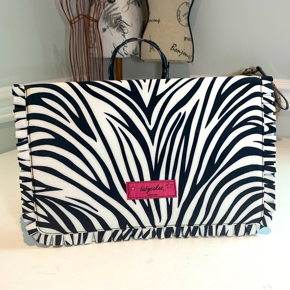 Baby Cakes By The Find Baby Changing Pad